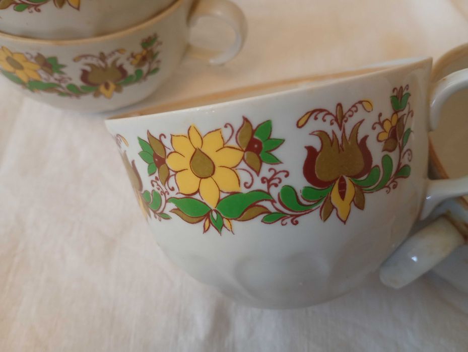 4 чайные чашки большого обьема