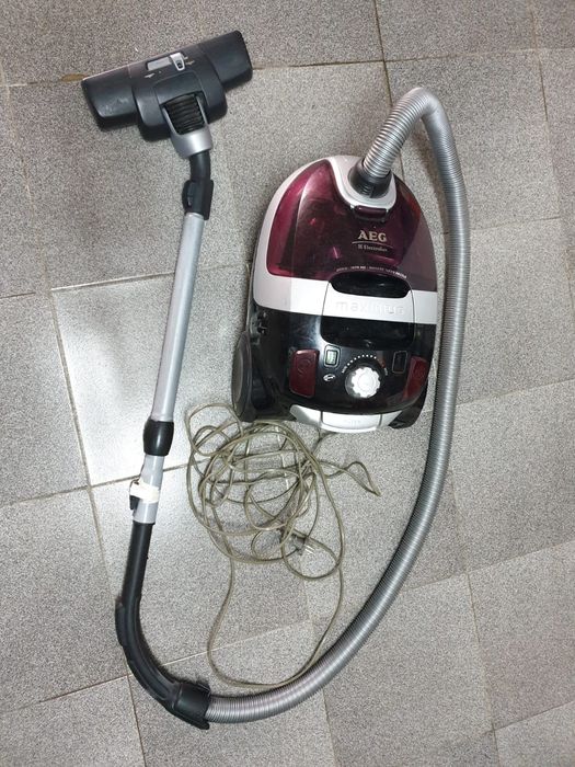 Aspirador com saco AEG