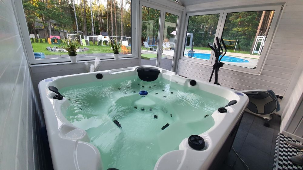 Willa w lesie imprezy wesele basen sauna jacuzzi 22 lozka