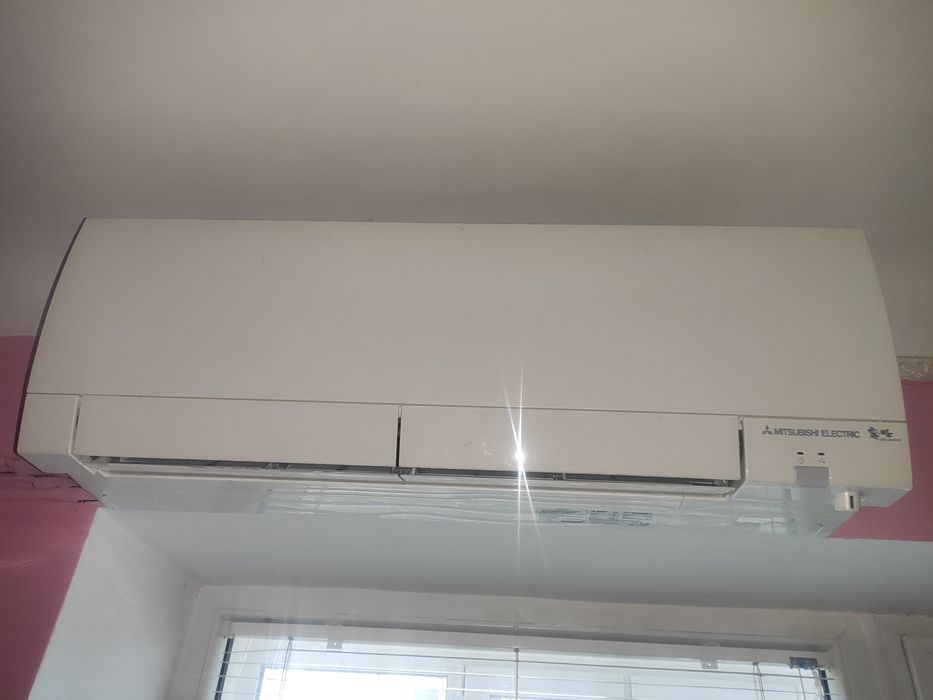 Встановлення кондиціонерів , теплових насосів та рекуператорів .