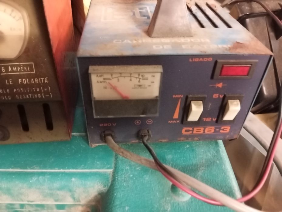 Carregadores de bateria dois