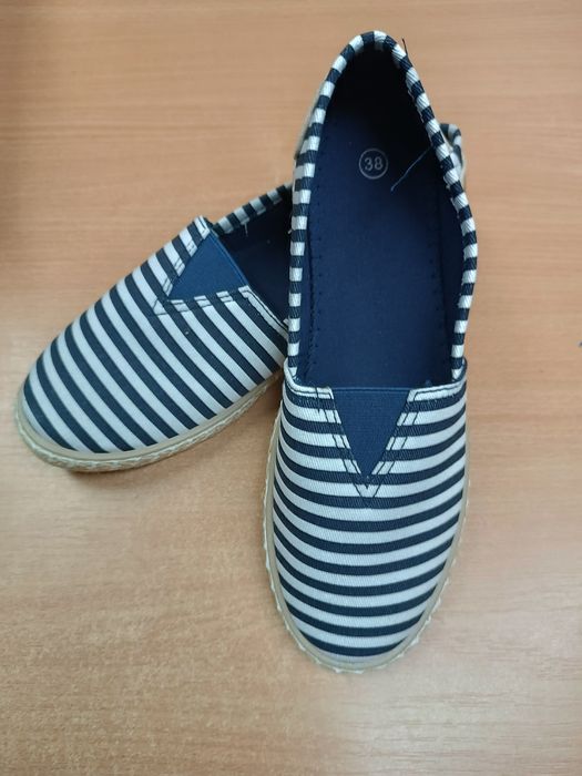 Espadryle wygodne lekkie nowe 38