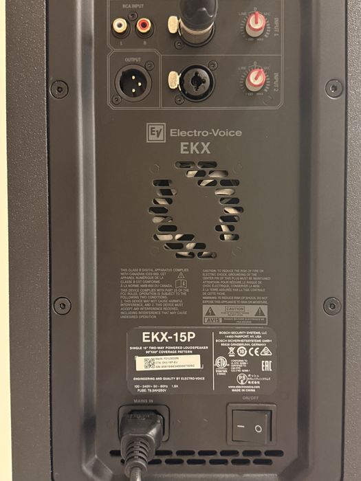 Coluna Electro Voice EKX-15P e EKX-18SP