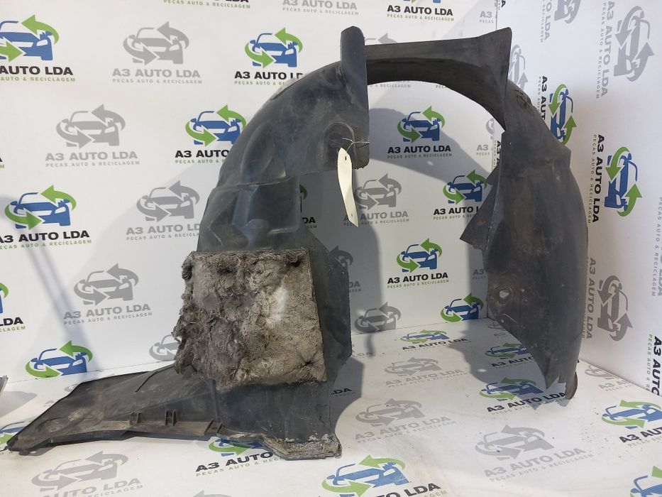 Cave de rodas frente direita Citroen Berlingo Peugeot Partner