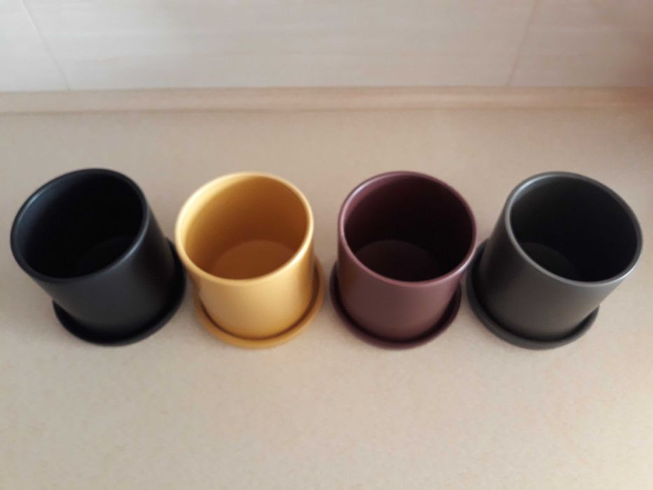 NOWA osłonka ceramiczna z podstawką / doniczka