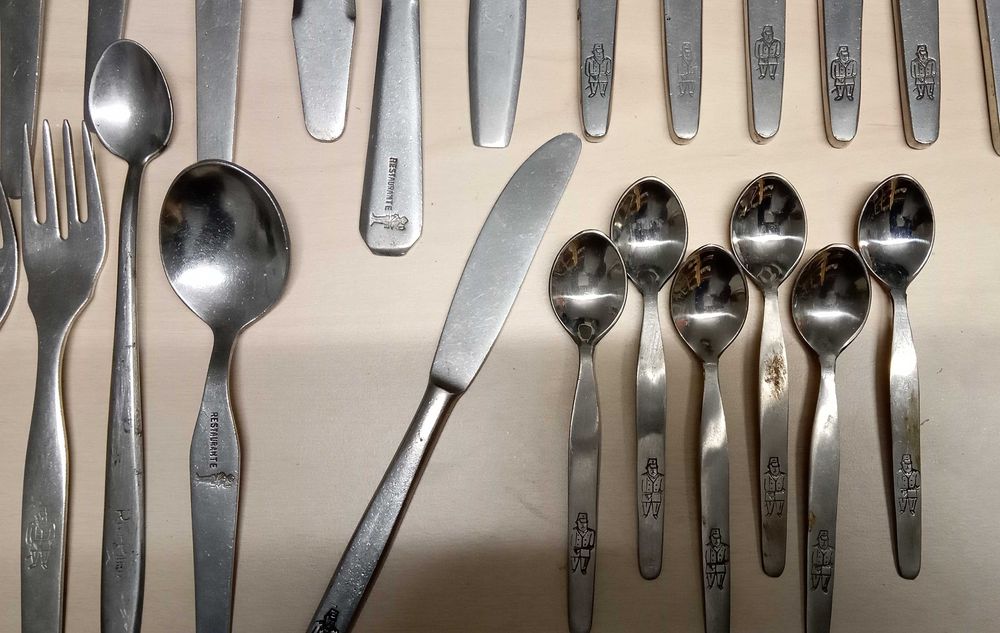 Talheres refeição "O policia", lote 06.24,  por 5€