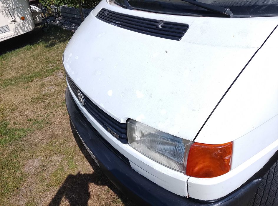 VOLKSWAGEN TRANSPORTER T4 2.5tdi 105 koni 9osób long przedluzany hak 2000kg caravelle multivan