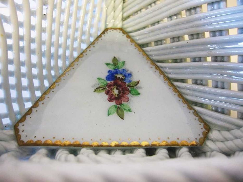 lindissimo  antigo cesto em porcelana francesa pintado à mão