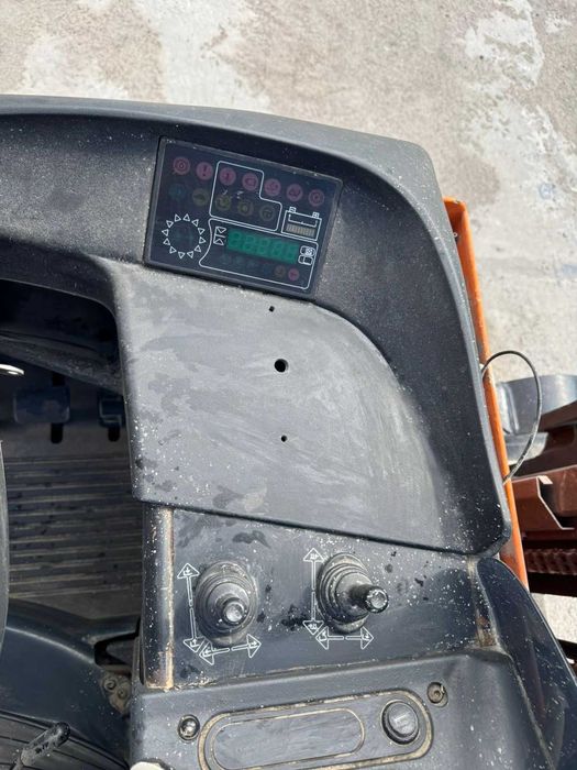 Електричний вилочний навантажувач (Річ трак) Linde R16