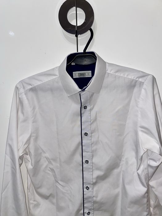 Elegancka biala koszula meska slim fit garnitur
