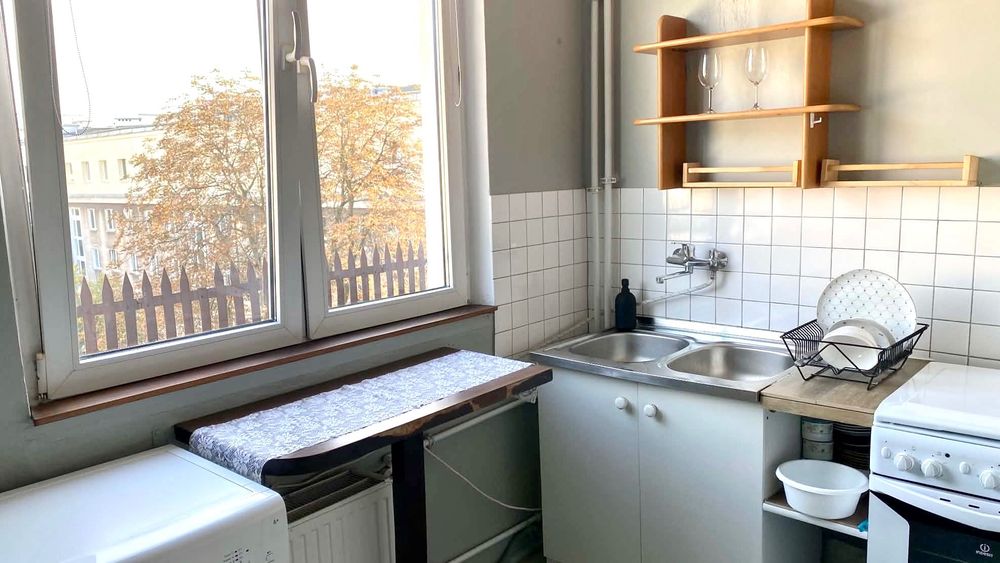 Słoneczne wysokie mieszkanie na wynajem Plac Hallera Praga Północ