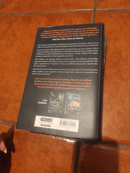 Livros Paula Hawkings