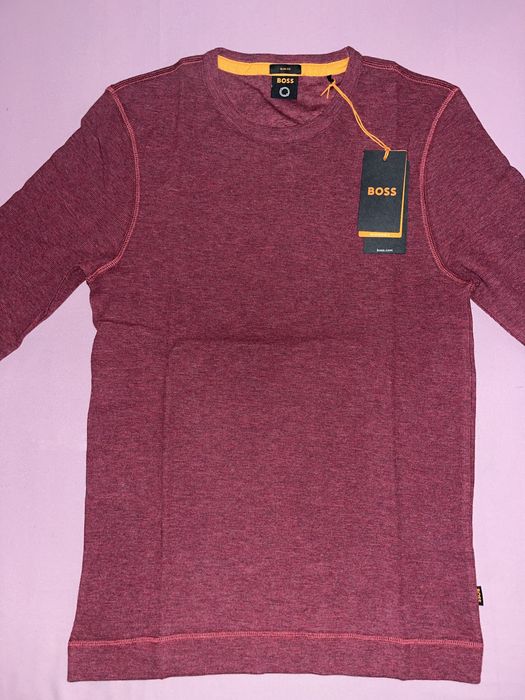 Wyprzedaż lekki swetr męski Hugo Boss.