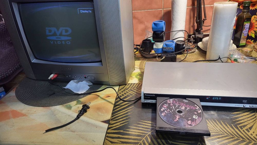 DVD-плеер Panasonic DVD-S295. пульт ду нет,sharp, статуэтк