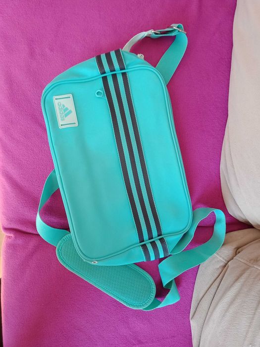 Torebka adidas turkusowa z wadą