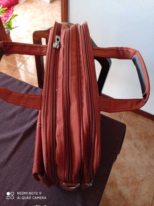 Pasta de trabalho/ PC e multiusos