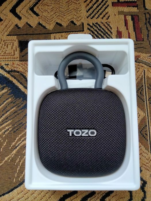 Портативна блутуз  колонка TOZO.Розпаковувались для перевірки