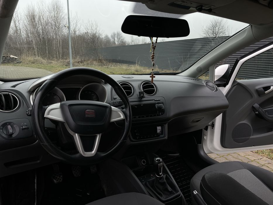 Seat Ibiza 2011 - 1.2 дизель