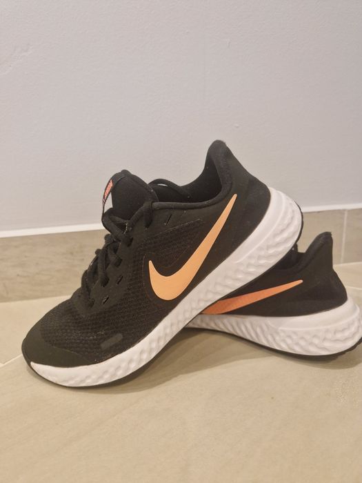 Buty adidasy nike rozmiar 36,5 wkładka 23,5 cm