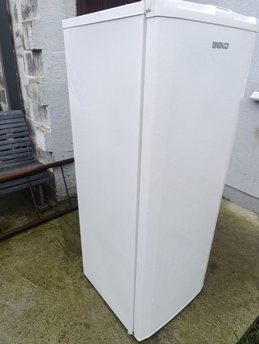 Продам морозильну камеру.