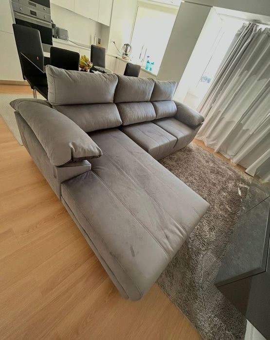 Sofá com chaise long