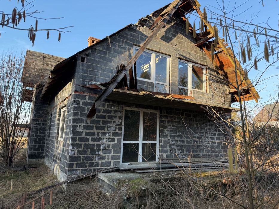 Dom stan surowy. OSIEK okolice Oświęcimia Duża działka 2454 metry.