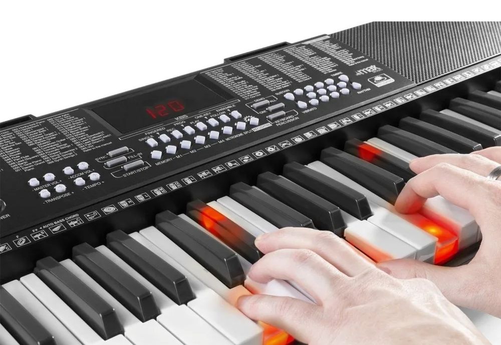 Keyboard KB5 Max 61 podświetlanych klawiszy.