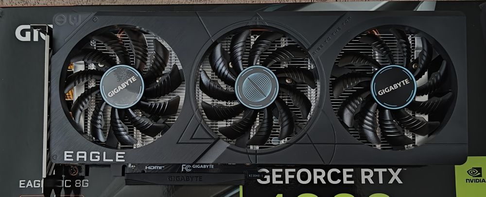 RTX 4060 Eagle OC 8GB