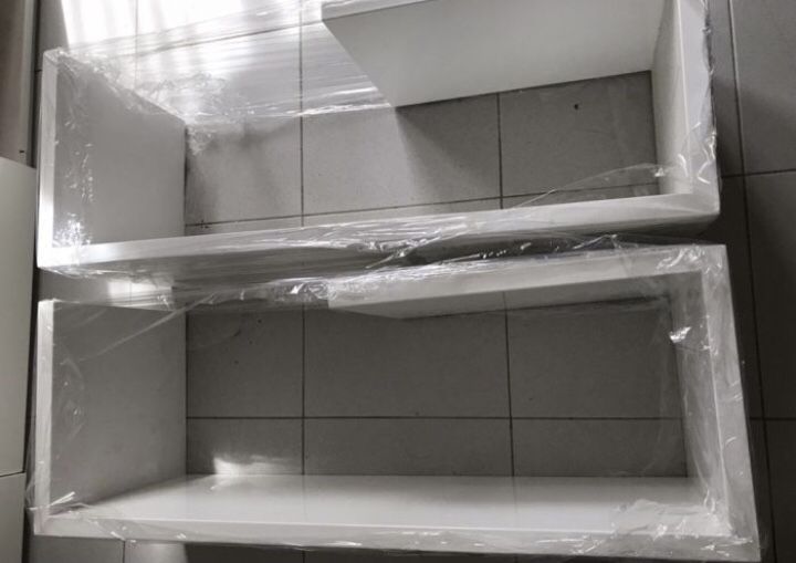 Estante prateleiras suspensas lacadas - Nacional (Estantes consolas)