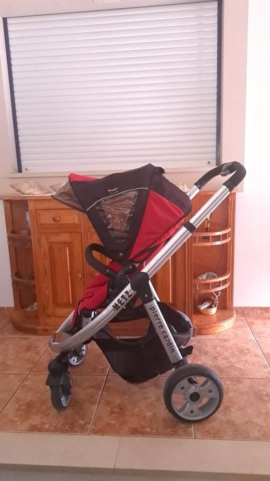 Carrinho de bebé Pierre Cardin
