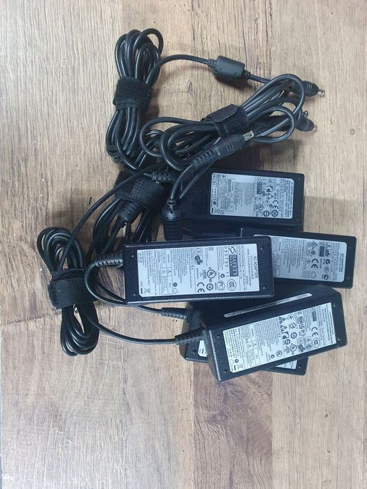 Блок питания живлення зарядное зарядка Samsung 19v/3.16a 60w оригінал