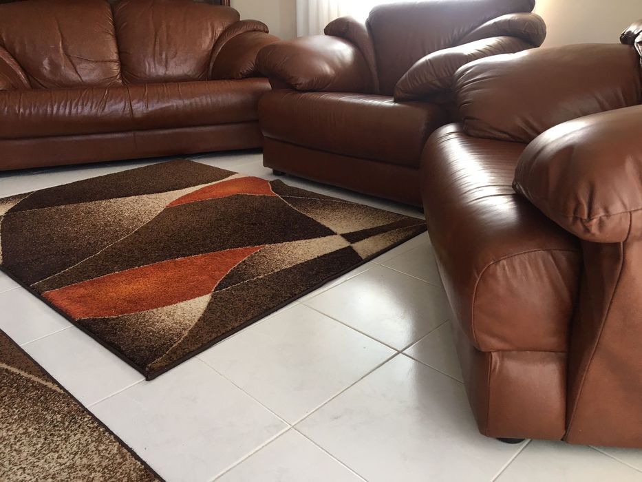 Conjunto 3 Sofás em pele, bom estado