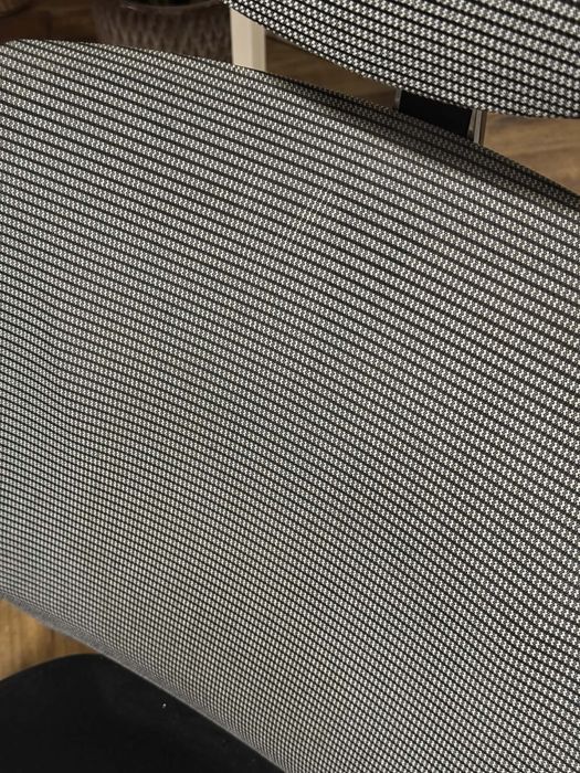 Fotel biurowy regulowany