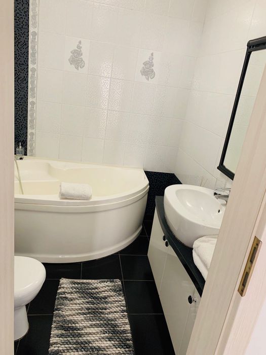 Подобова оренда 3-х кім.кв. (до 8 осіб) Наукова,Стрийська,В.Великого.