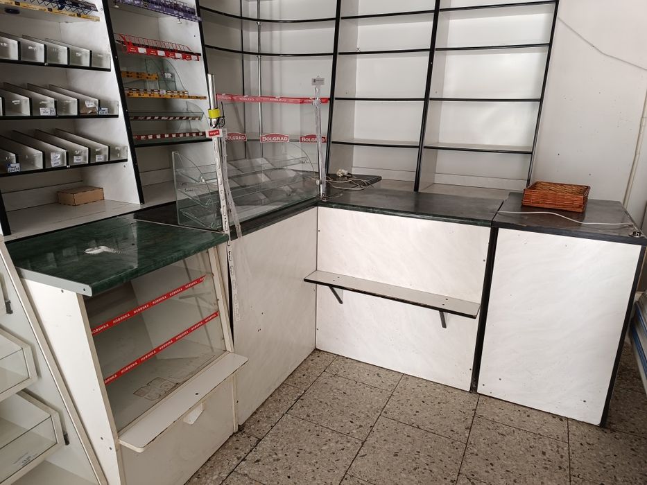 Холод.вітрина б/у  без скла ,та торгове обладнання