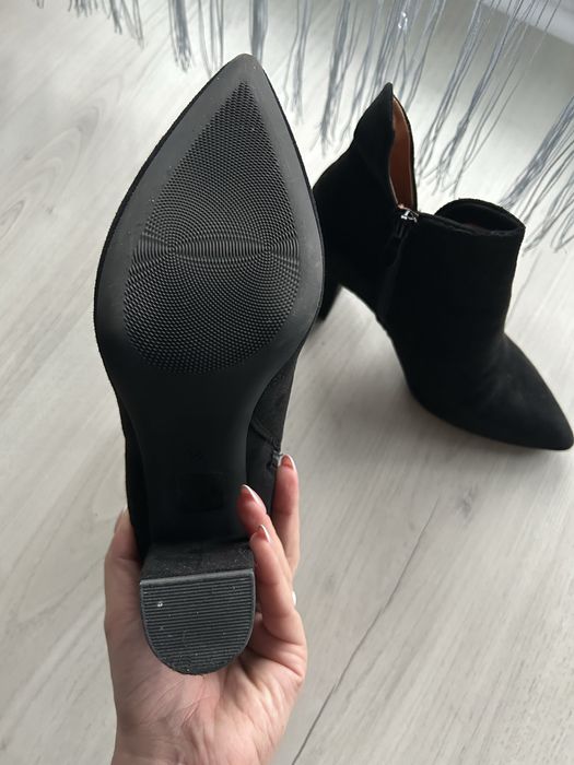Buty na słupku czarne, roz. 38