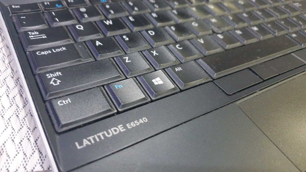 Dell Laptop E6540 i7 4810MQ SSD 240GB 8GB RAM Kamera LAN WiFi