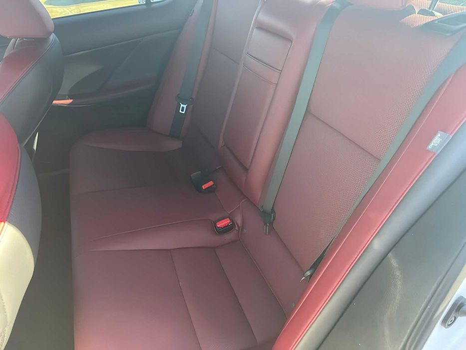 Lexus IS 300      2021