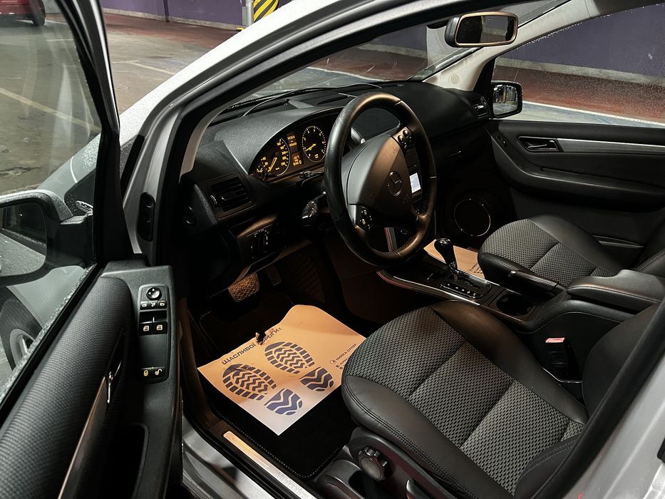 Мерседес - Бенц А170 Avantgarde