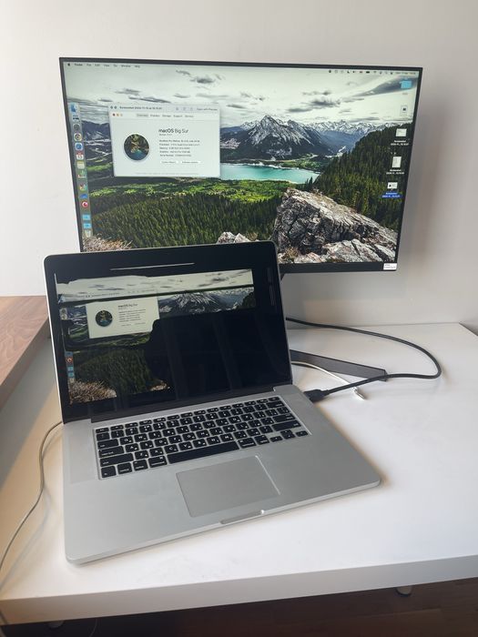 MacBook Pro 15" Late 2013 | i7 / 8GB / 256GB | Uszkodzona matryca + 2 zasilacze | klawiatura angielski (międzynarodowy) + cyrylica