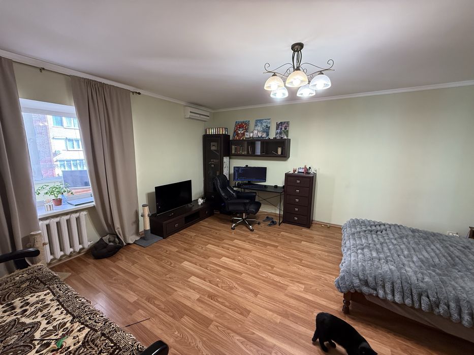 Большая однокомнатная квартира в хорошем доме на 5Слободской.