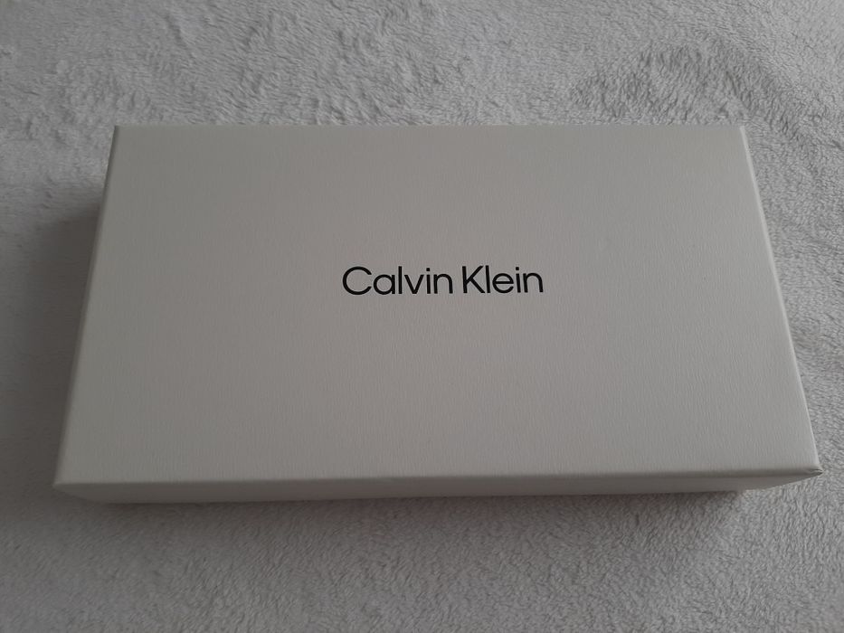 Porta moedas e cartões preto Calvin Klein (produto autêntico)