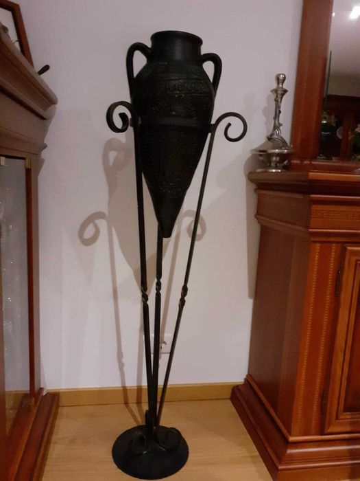 Vaso suspenso em ferro verde