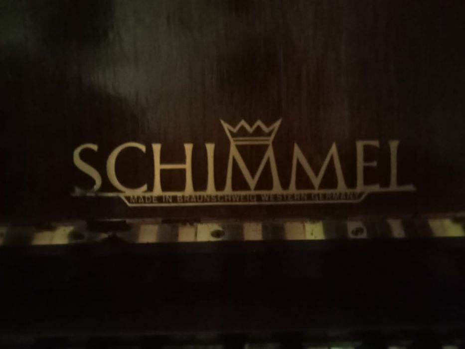 Піаніно шіммель (Schimmel)  на три педапі
