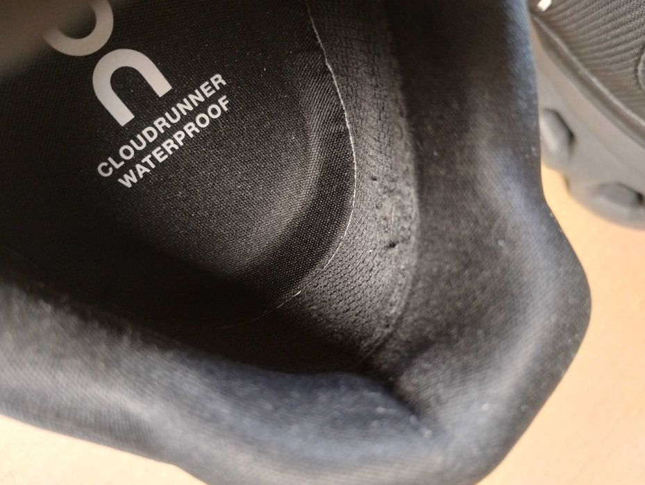 Buty do biegania biegowe 41 ON Running Cloudrunner waterprof