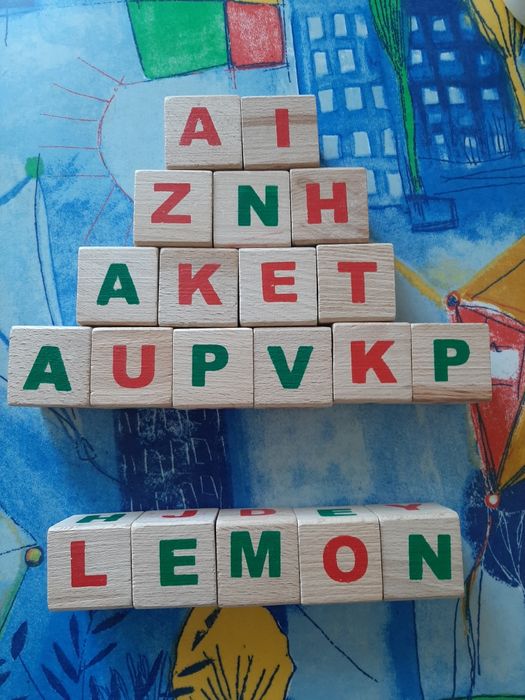 Английский алфавит в кубиках ,подарок