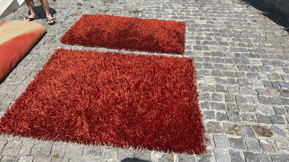 3 Tapetes de pêlo - vermelhos