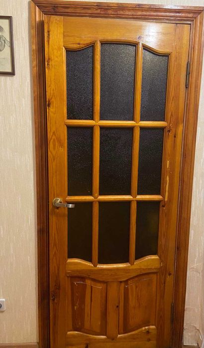 Дерев'яні двері у комплекті