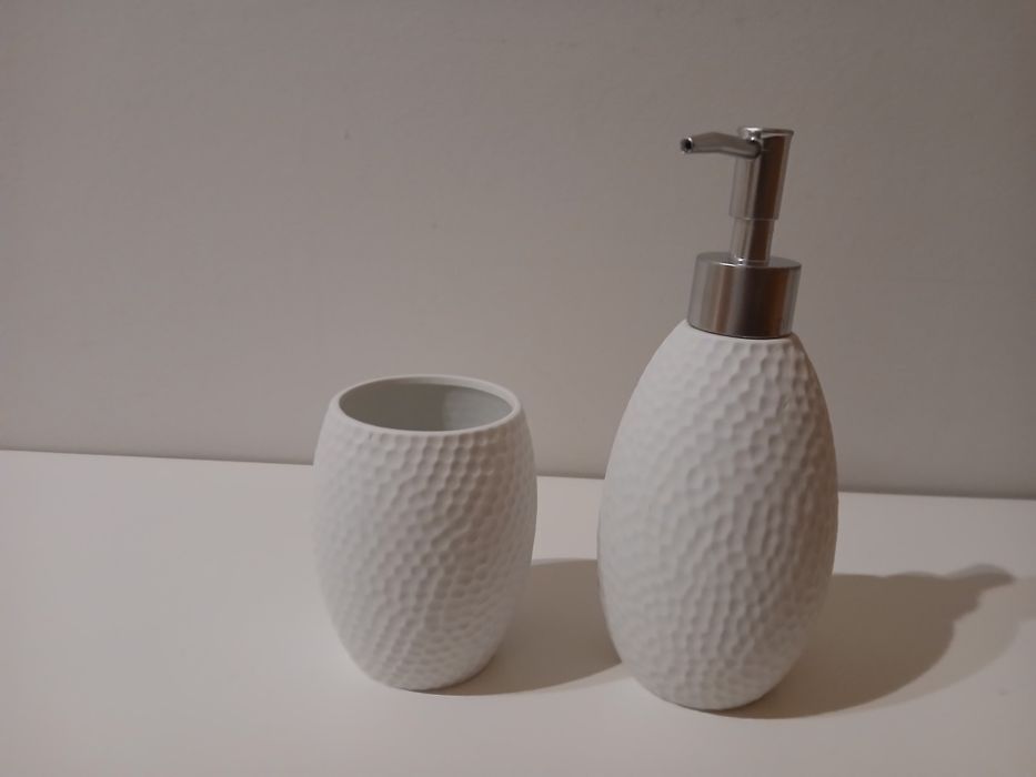 White Stone Soap Dispenser and Cup Set64862278983809125