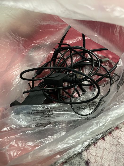 Подвійний KMV перемикач моніторів 2 x 2 4 k 144 Hz